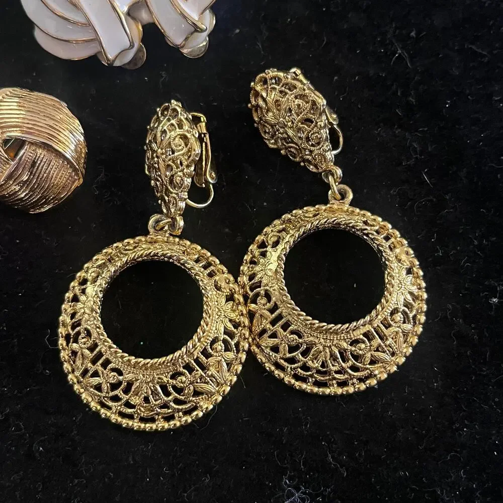 Vintage collectors lot of 7 pair gold and white pearl and filigree clip earrings